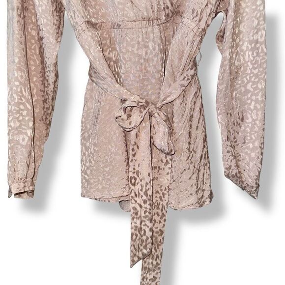 Torrid (2X) Jacquard Surplice Leopard Top - Shimmery Champagne Wrap Blouse - Picture 6 of 15